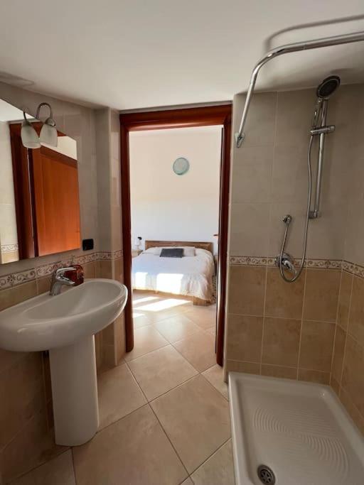 דירות Càbras Residenza Sinis מראה חיצוני תמונה
