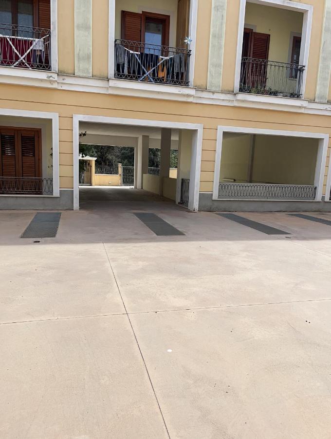 דירות Càbras Residenza Sinis מראה חיצוני תמונה
